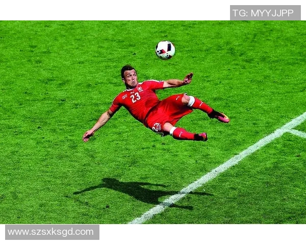 足球球星演绎倒挂金钩经典瞬间回顾 激情飞扬的完美进球时刻